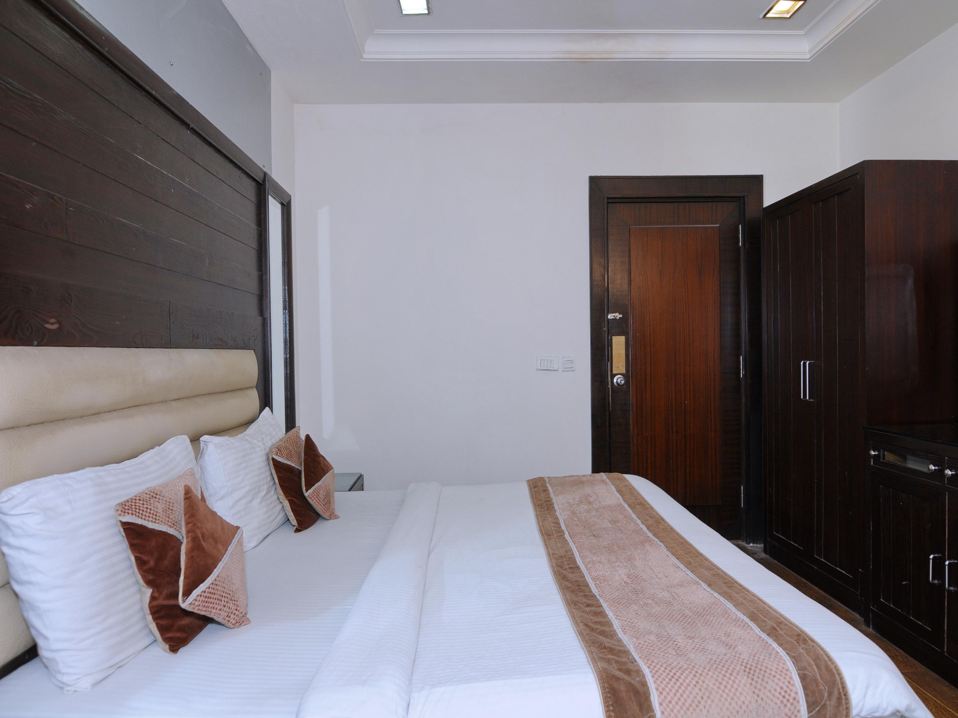 Oyo 6845 The Grand Hotel Nueva Delhi Exterior foto